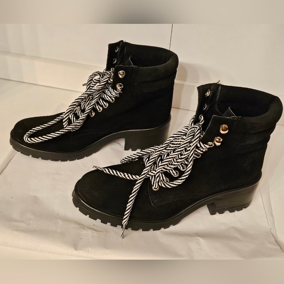 Like New Steve Madden Genny Combat Boots size 10M - Picture 3 of 10